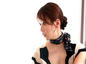 夫不在の自宅エステサロンに性欲モンスター襲来！絶倫キモおぢにクビレGカップ極上ボディーを弄ばれて…連続中出しNTR 若妻エステティシャン 蒼乃美月　サンプル画像03